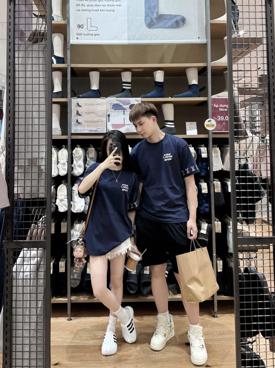 Áo Phông Nam Nữ Cổ Tròn Họa Tiết Chữ In Form Rộng Chất Cotton 2 Chiều Phù Hợp Cả Nam Và Nữ, Áo Phông Đôi Nam Nữ.