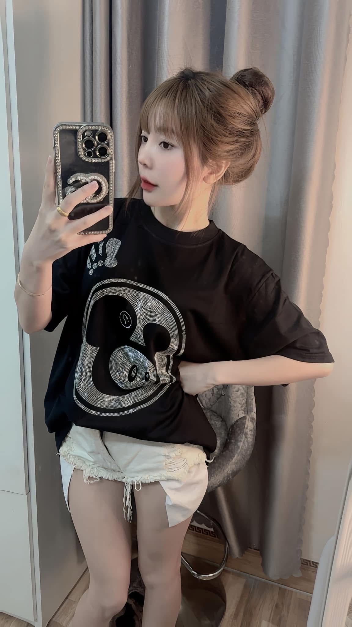 Áo Phông Nữ Đính Đá Hình Micki Siêu Cute Dáng Rộng Dễ Mặc Áo Phông Cổ Tròn Chất Cotton 2 Chiều Thoáng Mát, Áo Phông Nữ Mùa Hè.